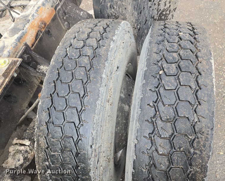 image for item EQ3697 1993 Ford Aeromax  L9000 semi truck