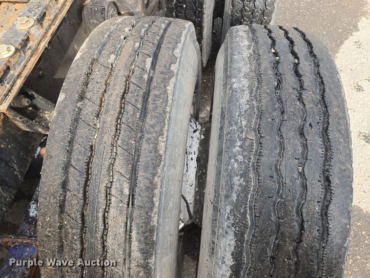 image for item EQ3697 1993 Ford Aeromax  L9000 semi truck