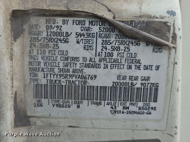 image for item EQ3697 1993 Ford Aeromax  L9000 semi truck