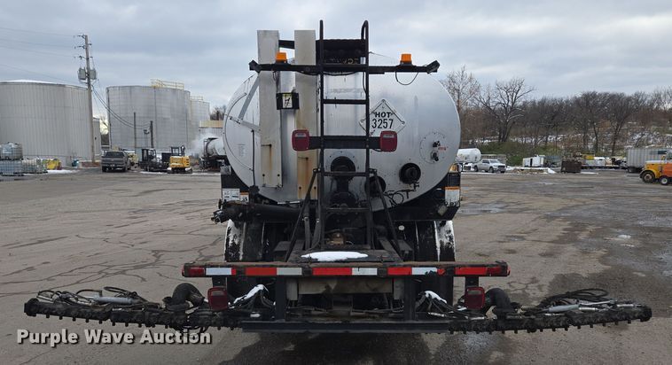 image for item EQ3698 1994 White GMC WG oil distributor truck