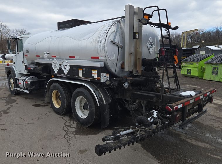 image for item EQ3698 1994 White GMC WG oil distributor truck