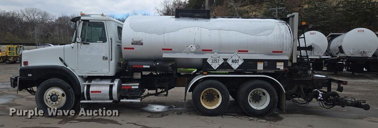 image for item EQ3698 1994 White GMC WG oil distributor truck