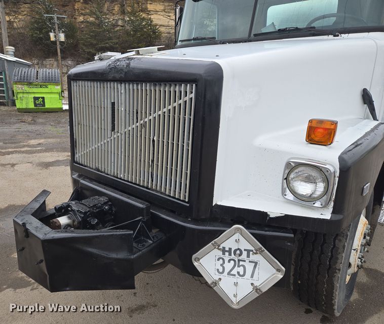 image for item EQ3698 1994 White GMC WG oil distributor truck