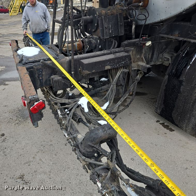 image for item EQ3698 1994 White GMC WG oil distributor truck