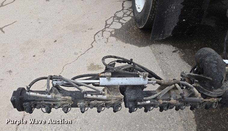 image for item EQ3698 1994 White GMC WG oil distributor truck