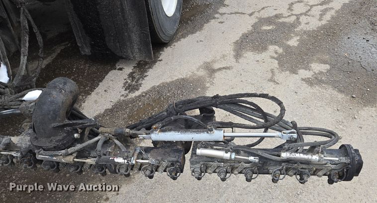 image for item EQ3698 1994 White GMC WG oil distributor truck