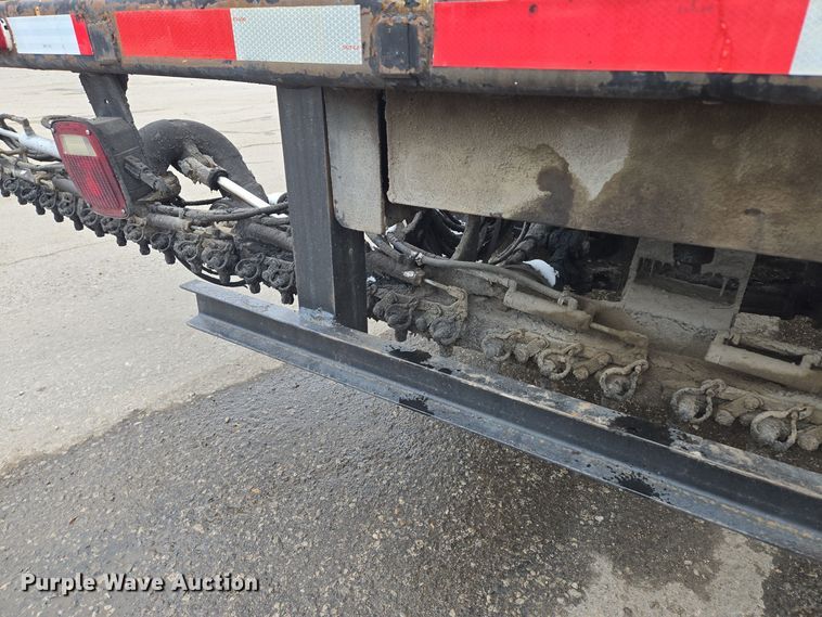 image for item EQ3698 1994 White GMC WG oil distributor truck