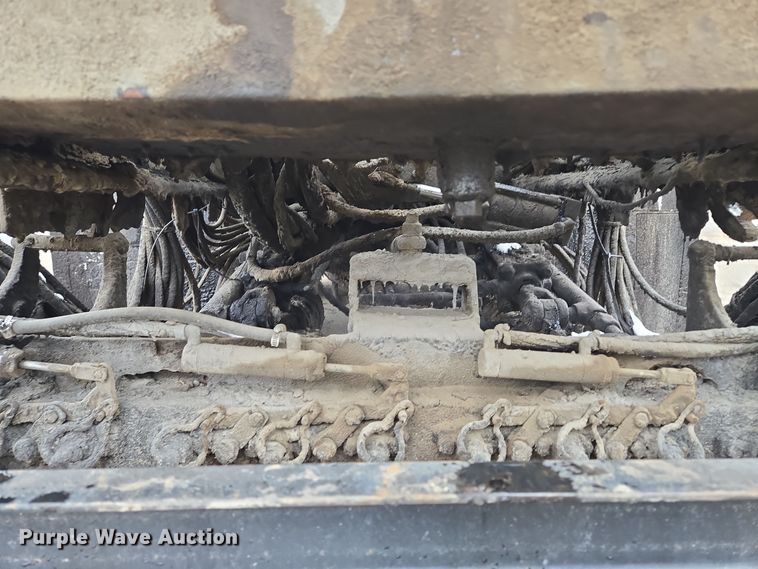 image for item EQ3698 1994 White GMC WG oil distributor truck