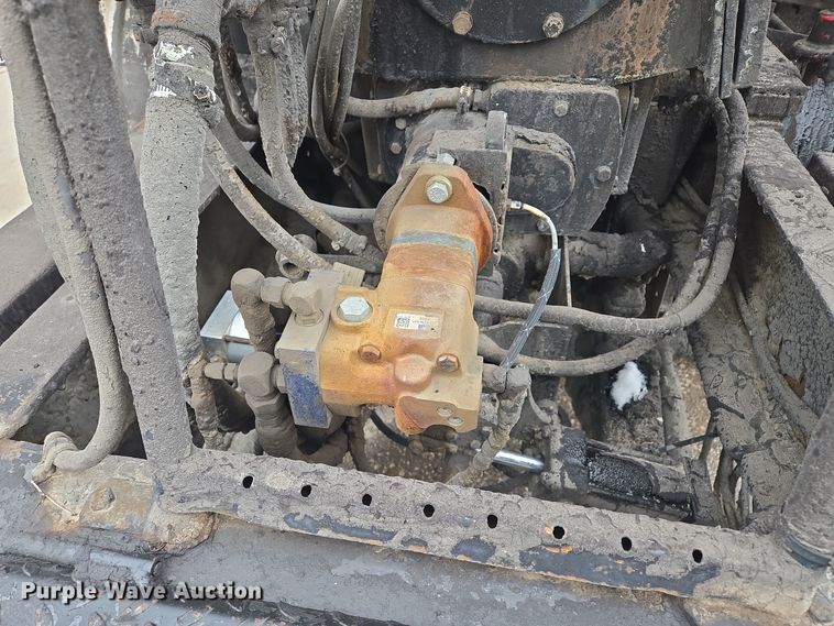 image for item EQ3698 1994 White GMC WG oil distributor truck