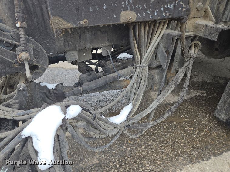 image for item EQ3698 1994 White GMC WG oil distributor truck