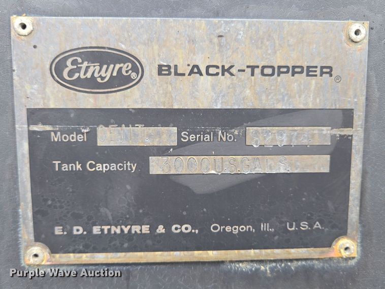 image for item EQ3698 1994 White GMC WG oil distributor truck