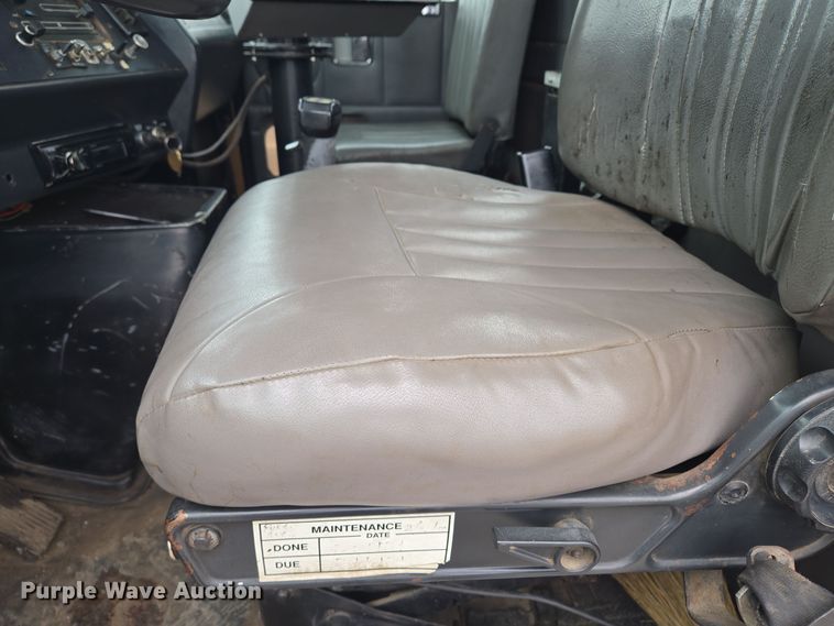 image for item EQ3698 1994 White GMC WG oil distributor truck