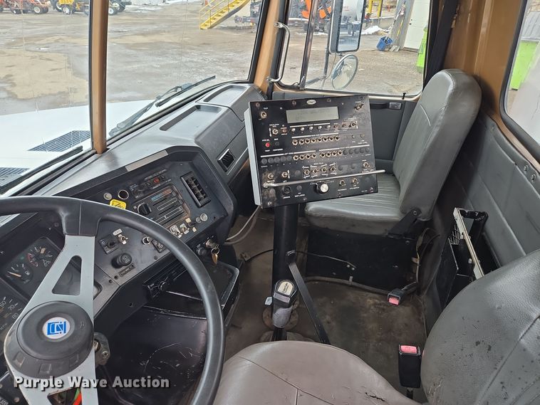 image for item EQ3698 1994 White GMC WG oil distributor truck