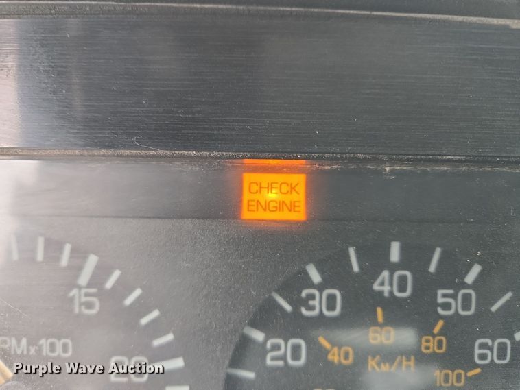 image for item EQ3698 1994 White GMC WG oil distributor truck