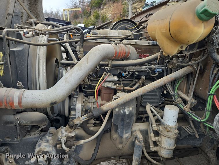 image for item EQ3698 1994 White GMC WG oil distributor truck