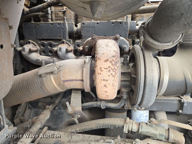 image for item EQ3698 1994 White GMC WG oil distributor truck