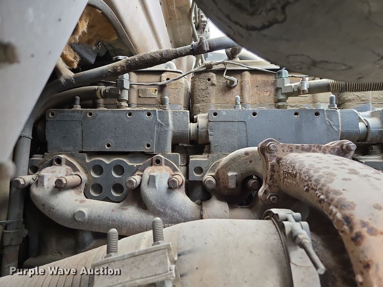 image for item EQ3698 1994 White GMC WG oil distributor truck