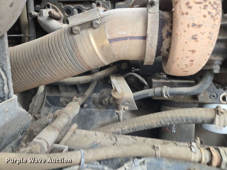 image for item EQ3698 1994 White GMC WG oil distributor truck