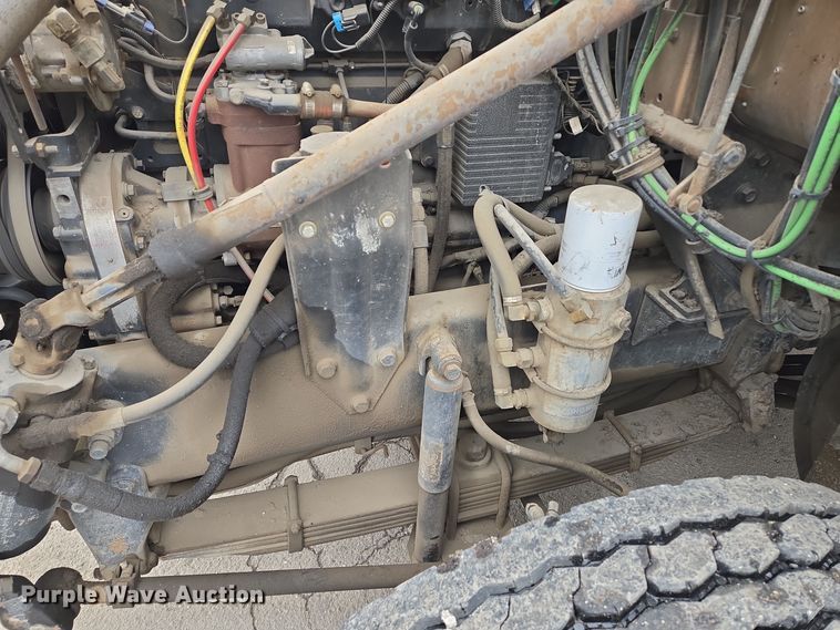 image for item EQ3698 1994 White GMC WG oil distributor truck