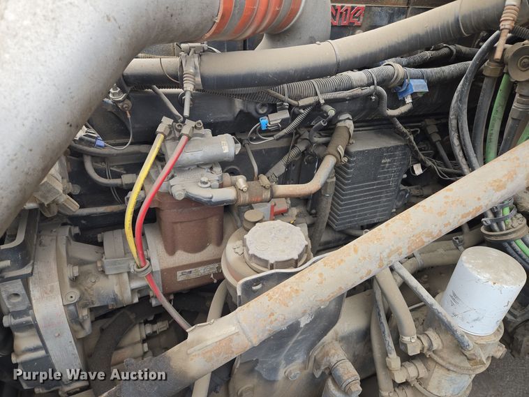 image for item EQ3698 1994 White GMC WG oil distributor truck