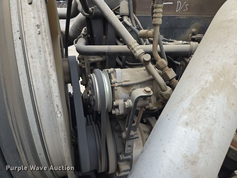 image for item EQ3698 1994 White GMC WG oil distributor truck