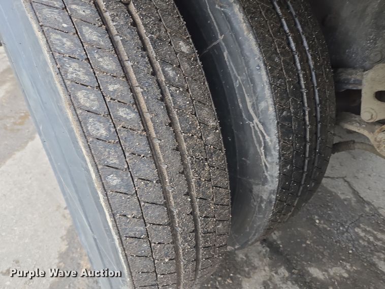 image for item EQ3698 1994 White GMC WG oil distributor truck