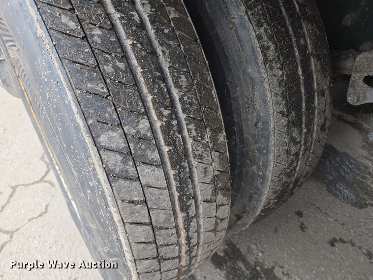 image for item EQ3698 1994 White GMC WG oil distributor truck