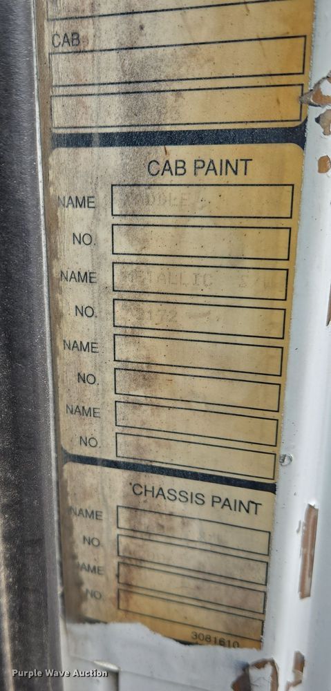 image for item EQ3698 1994 White GMC WG oil distributor truck