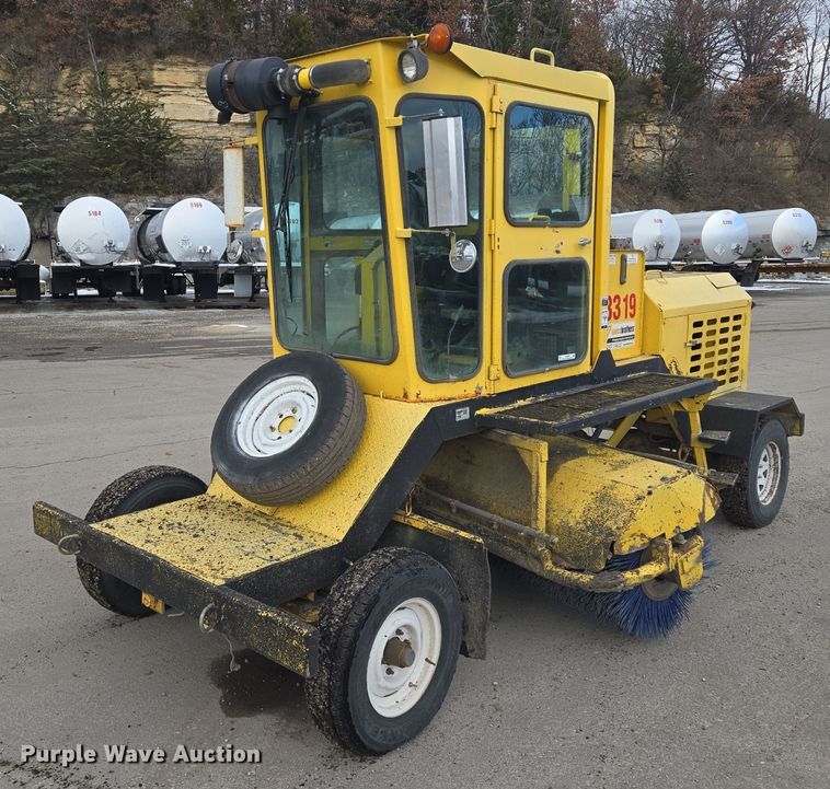 image for item EQ3699 2008 Superior Broom  DT80-CT broom