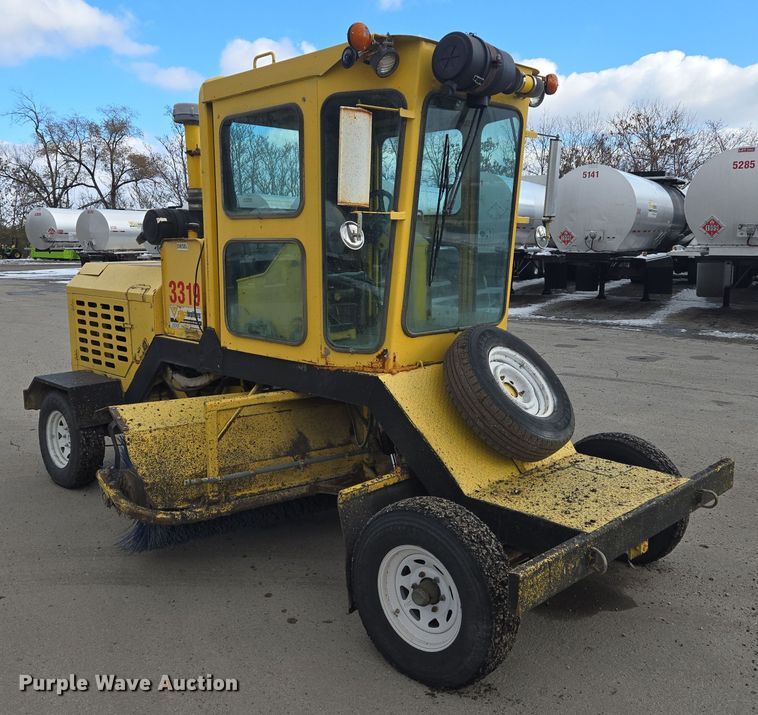 image for item EQ3699 2008 Superior Broom  DT80-CT broom