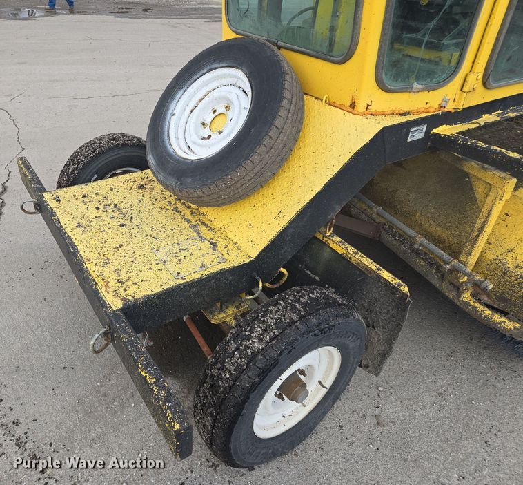 image for item EQ3699 2008 Superior Broom  DT80-CT broom