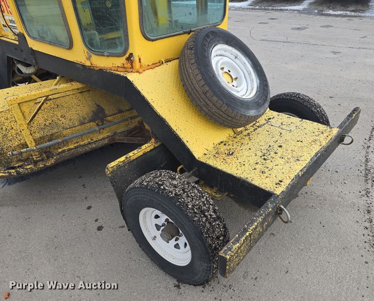 image for item EQ3699 2008 Superior Broom  DT80-CT broom