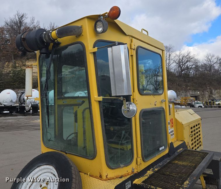 image for item EQ3699 2008 Superior Broom  DT80-CT broom