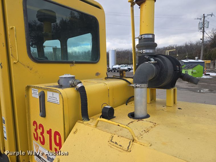 image for item EQ3699 2008 Superior Broom  DT80-CT broom