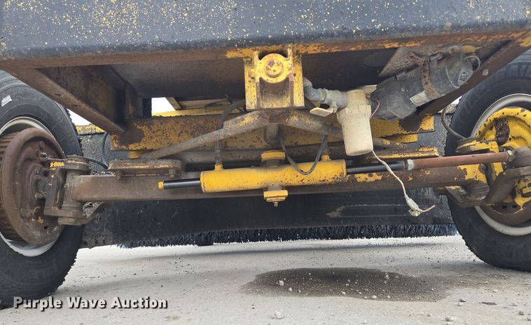 image for item EQ3699 2008 Superior Broom  DT80-CT broom