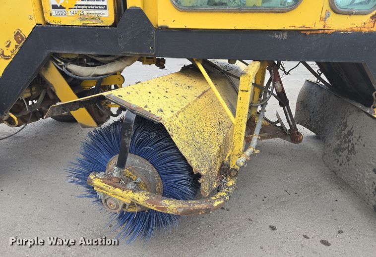 image for item EQ3699 2008 Superior Broom  DT80-CT broom