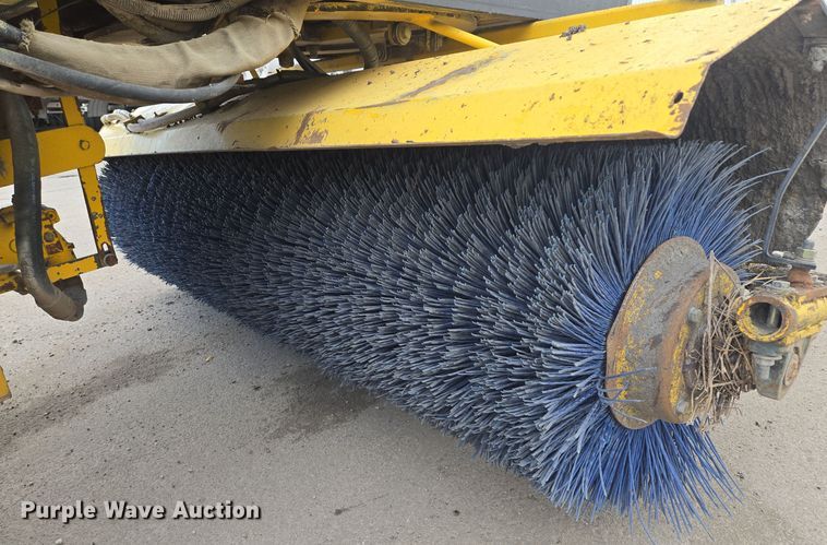image for item EQ3699 2008 Superior Broom  DT80-CT broom