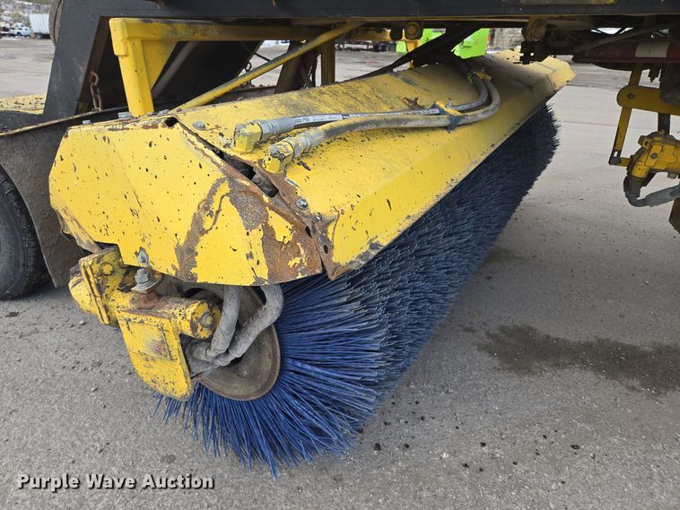 image for item EQ3699 2008 Superior Broom  DT80-CT broom