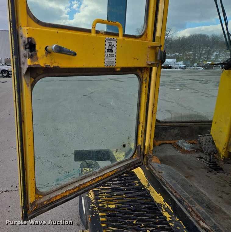 image for item EQ3699 2008 Superior Broom  DT80-CT broom