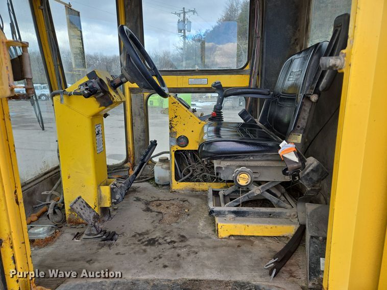 image for item EQ3699 2008 Superior Broom  DT80-CT broom