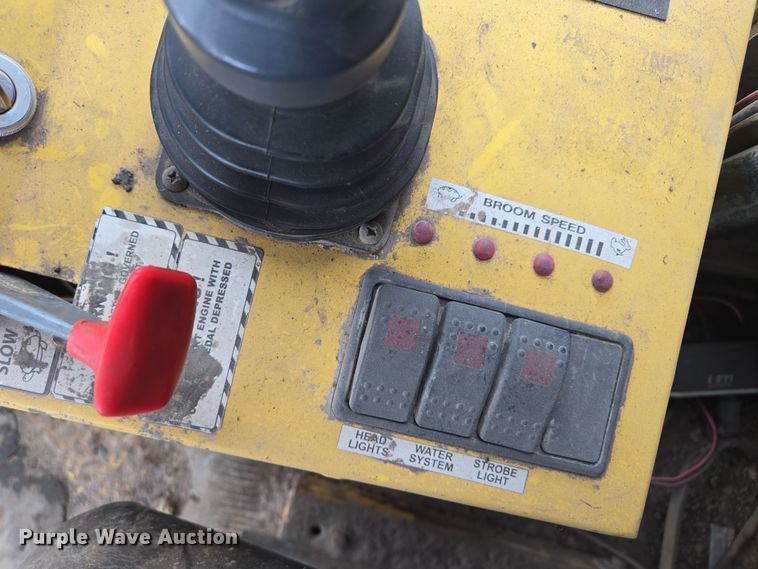 image for item EQ3699 2008 Superior Broom  DT80-CT broom