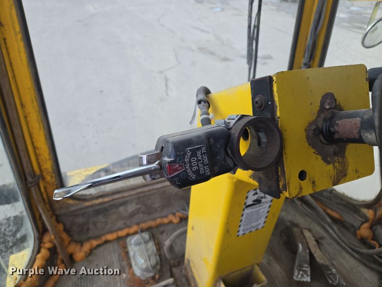 image for item EQ3699 2008 Superior Broom  DT80-CT broom