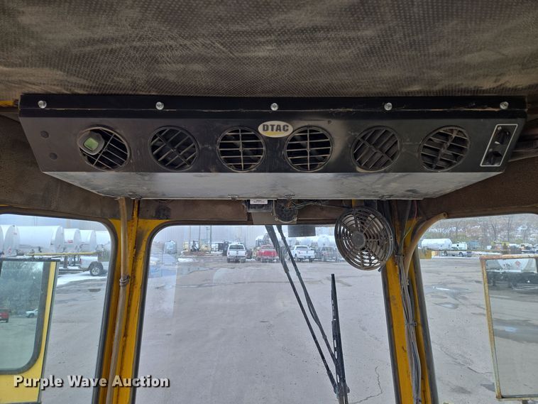 image for item EQ3699 2008 Superior Broom  DT80-CT broom