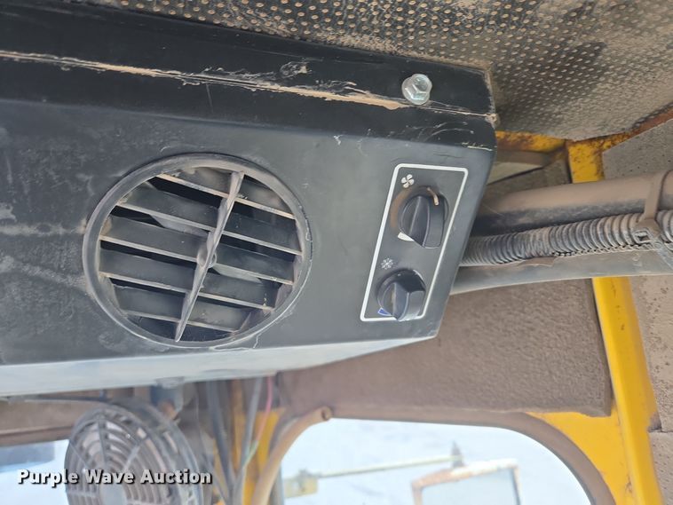 image for item EQ3699 2008 Superior Broom  DT80-CT broom