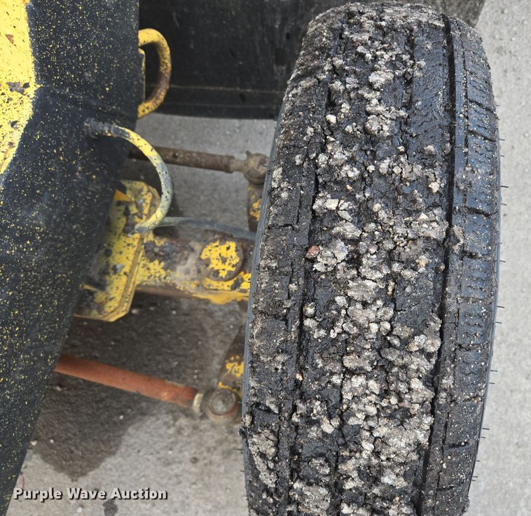 image for item EQ3699 2008 Superior Broom  DT80-CT broom