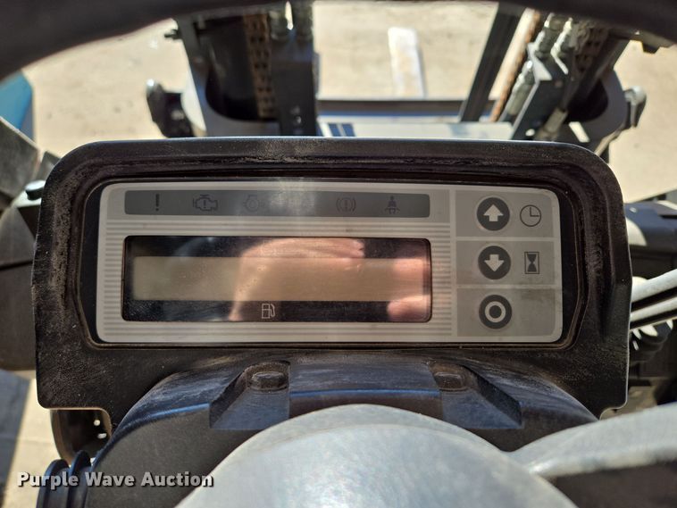 image for item EQ3728 Nissan  40 forklift