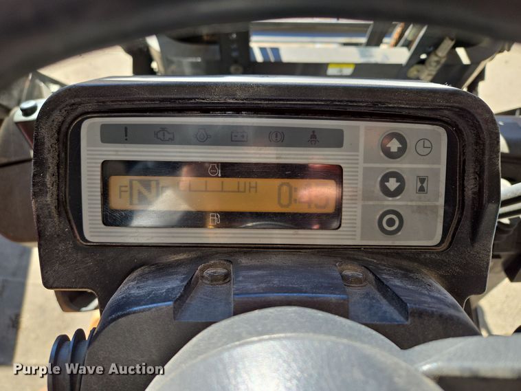 image for item EQ3728 Nissan  40 forklift