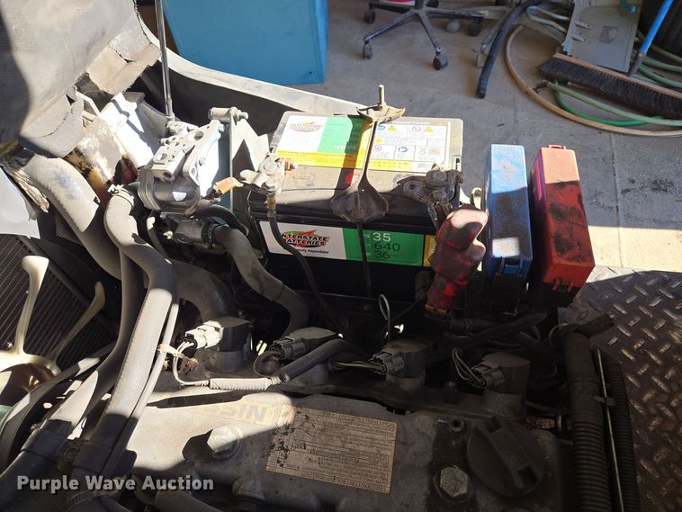 image for item EQ3728 Nissan  40 forklift