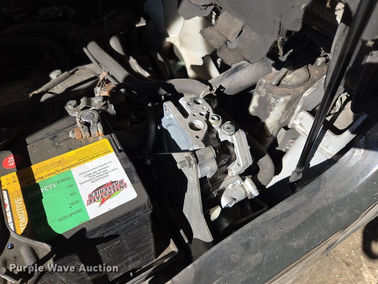 image for item EQ3728 Nissan  40 forklift