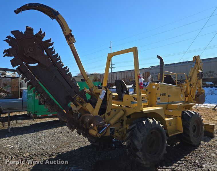 image for item EQ3729 1998 Vermeer  V-8550 trencher